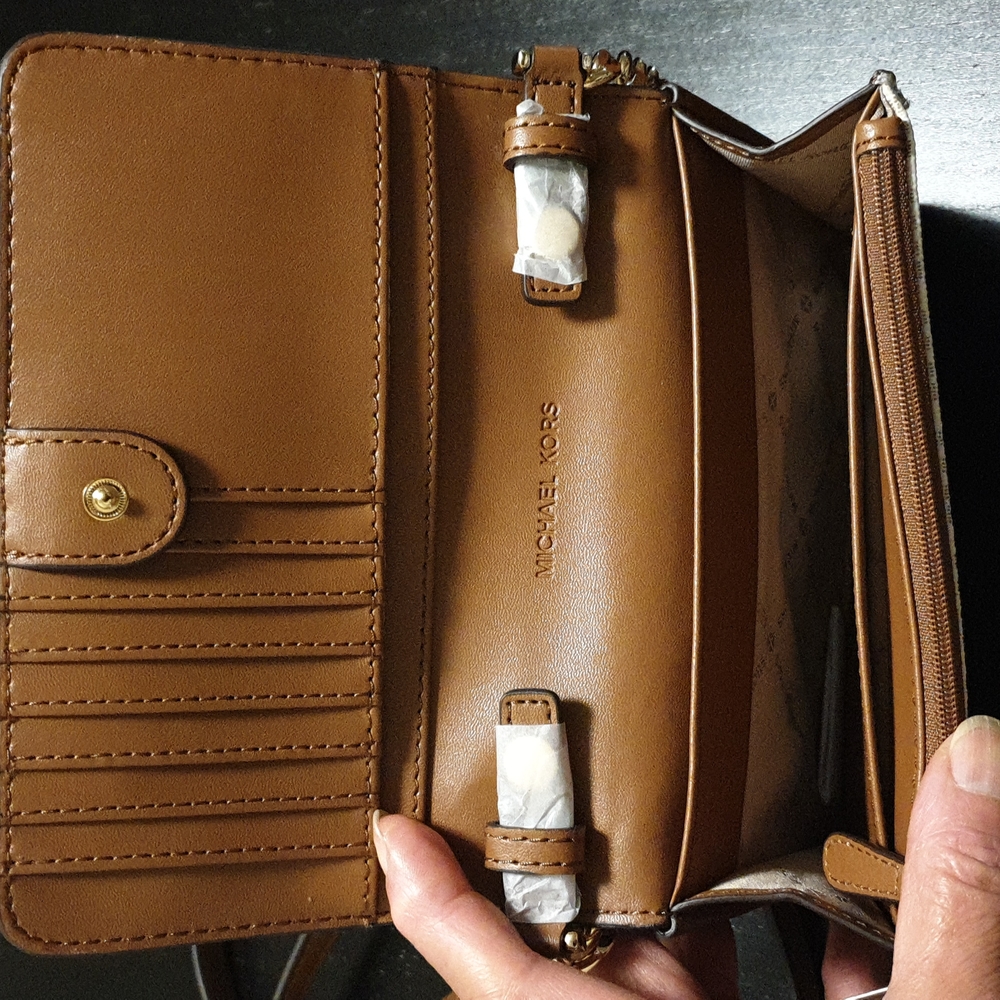 Michael Kors Multifunction crossbody bag - Picture 4 of 4